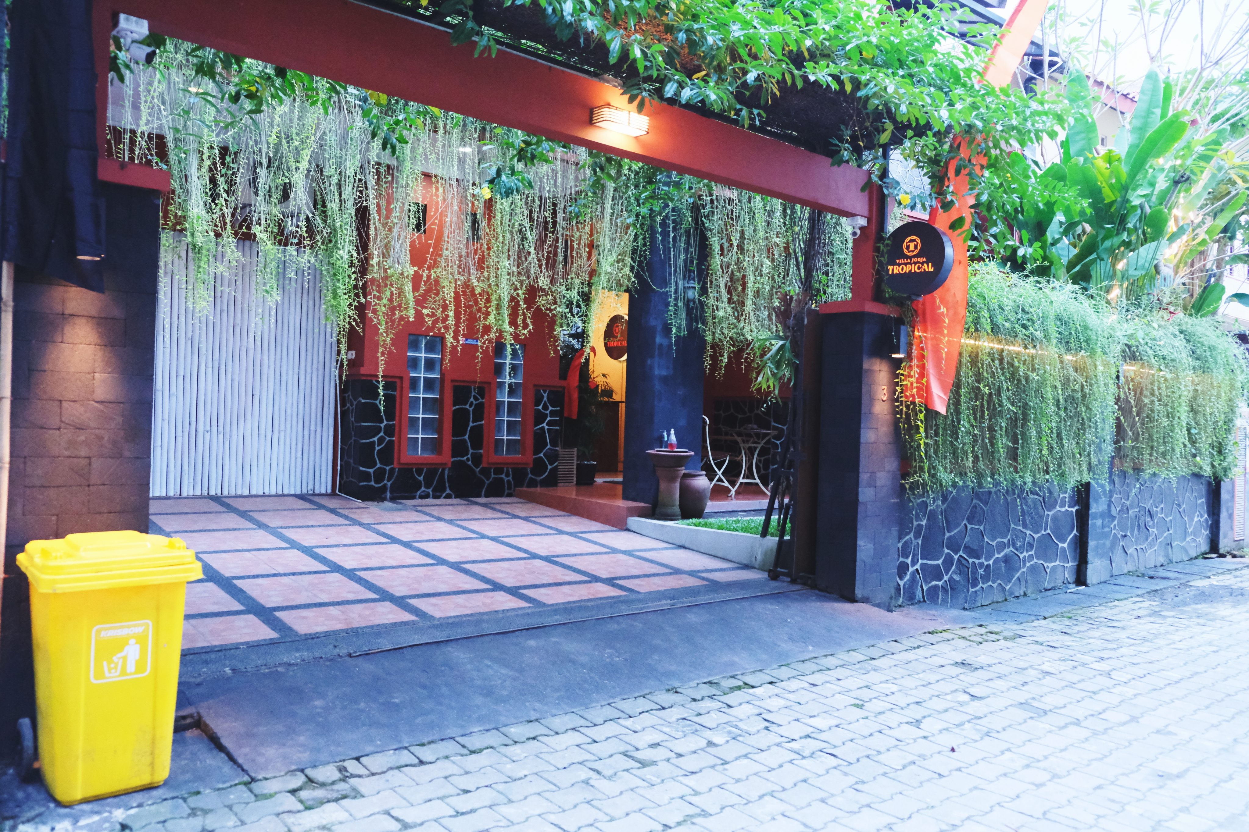 Front villa